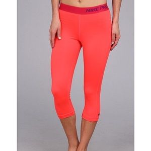 Coral Nike Pro Capri